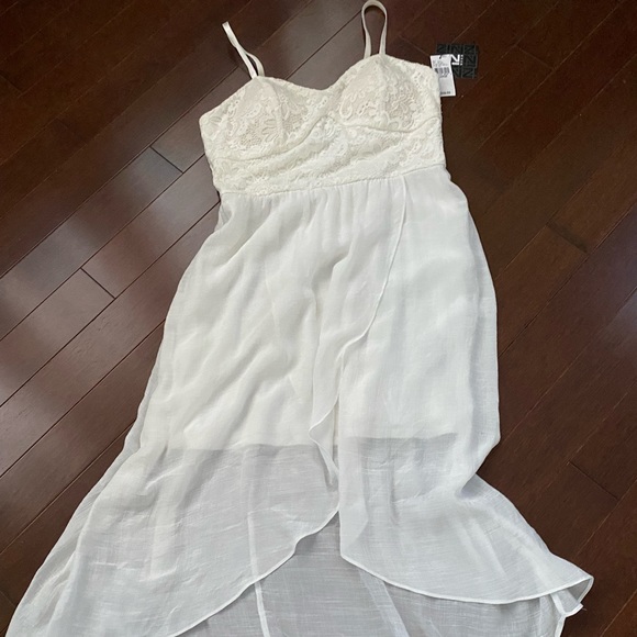 Iz Byer Dresses & Skirts - Woman’s spaghetti strapped high low Off white summer dress